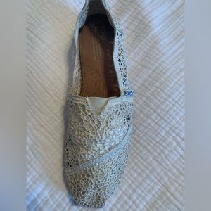 Tom’s crochet flat